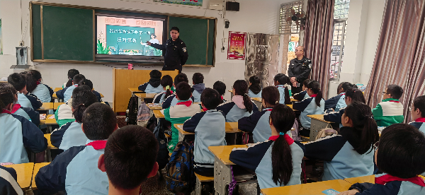 新陂开学第一课.jpg